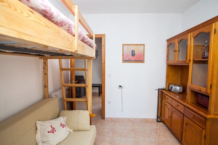 Pārdod 3-istabu dzīvokli reģionā Alikante, Torrevjeha pilsētas centrā, Spānijā. ID:317