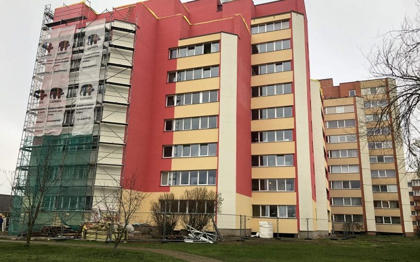 (Latviešu) Pārdod 3-istabu dzīvokli renovēta mājā  Ezerkrastā 1, Liepājā. ID:330
