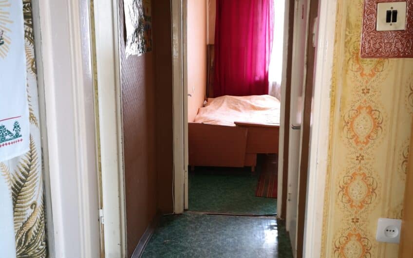 (Latviešu) Pārdod 3-istabu dzīvokli Laumas rajonā, Liepājā. ID: 340