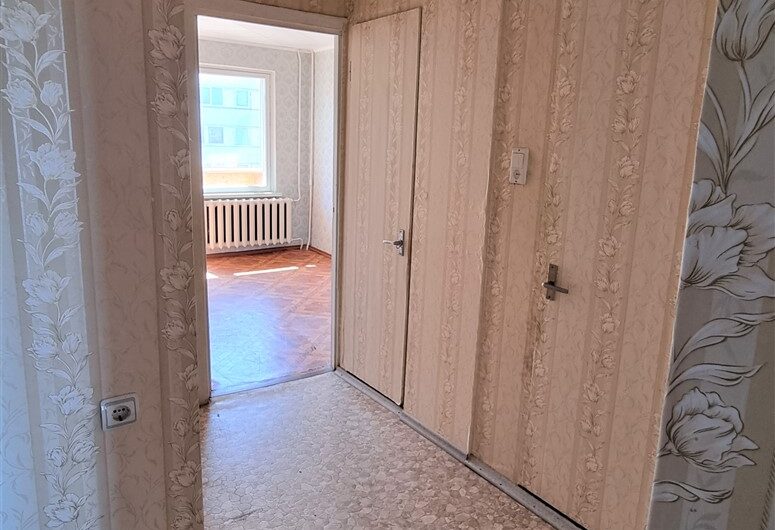 (Latviešu) Pārdod 2-istabu dzīvokli Zaļā birzē, Liepājā. ID:349