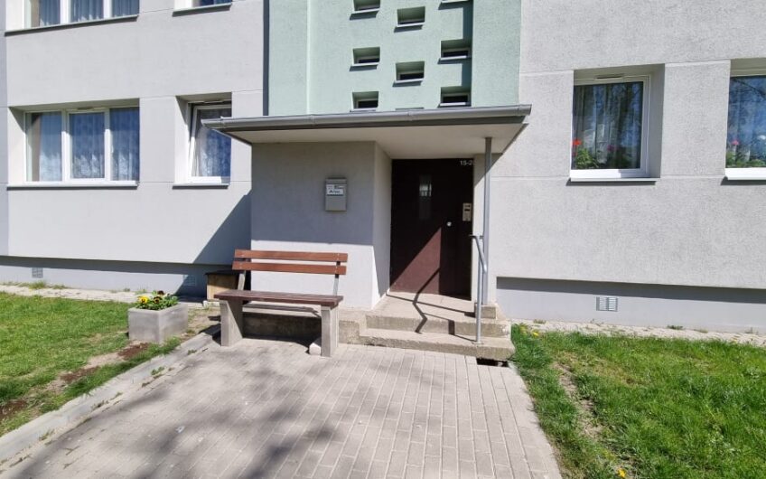 (Latviešu) Pārdod 2-istabu dzīvokli Laumas rajonā, Liepājā. ID:350