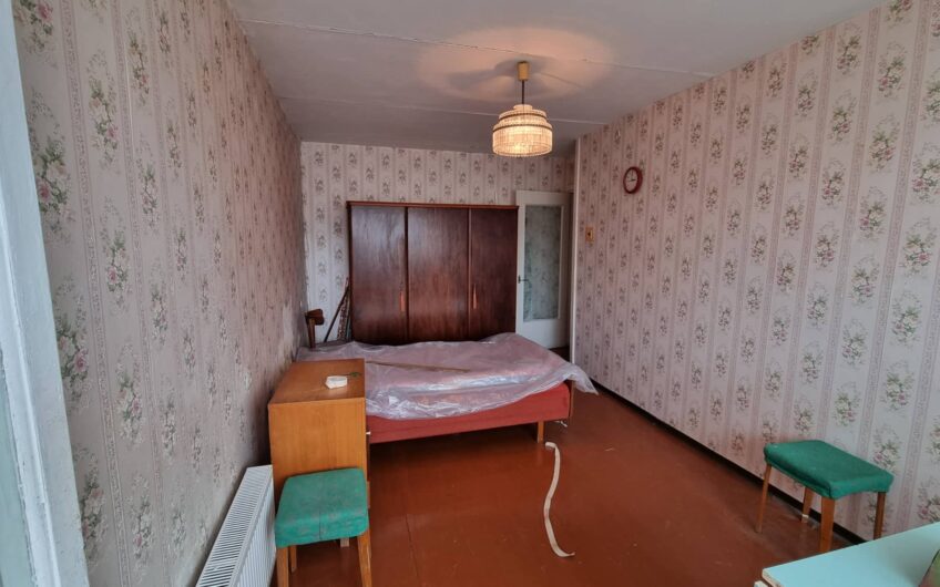 (Latviešu) Pārdod 2-istabu dzīvokli Laumas rajonā, Liepājā. ID:352