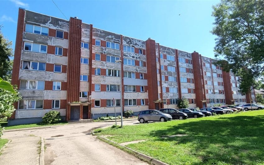 Pārdod izremontētu un mēbelētu 1-istabu dzīvokli Laumas rajonā, Liepājā. ID:374