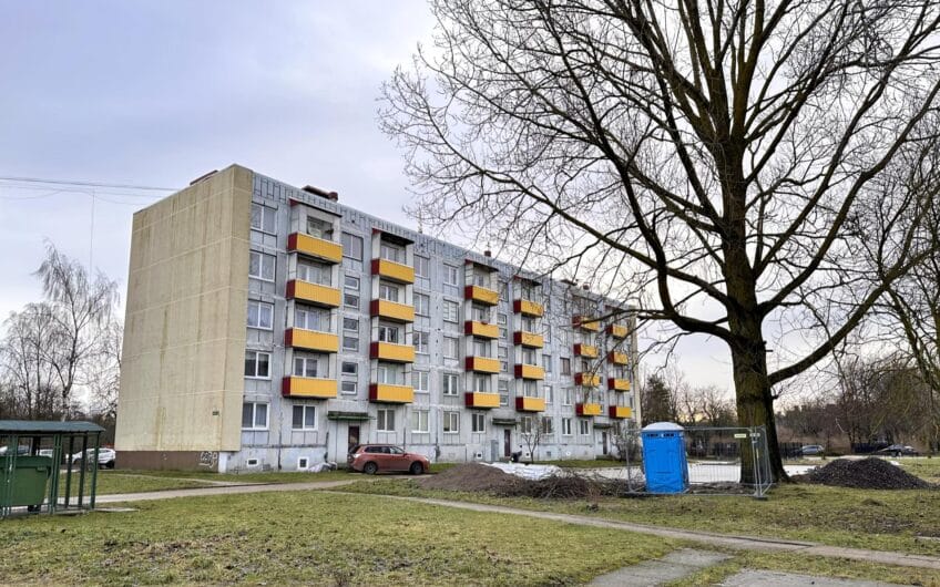 (Latviešu) Pārdod 2-istabu dzīvokli Karostā, Liepājā. ID:384