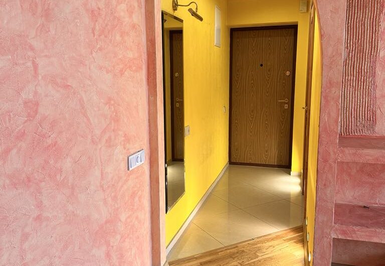 Pārdod 1-istabu dzīvokli pašā Liepājas centrā. ID:396
