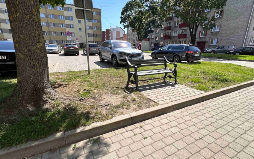 Pārdod 2-istabu dzīvokli renovētā mājā pašā Liepājas centrā — Siena ielā 7. ID:400