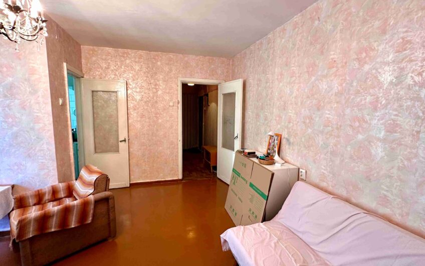 Pārdod 2-istabu dzīvokli renovētā mājā pašā Liepājas centrā — Siena ielā 7. ID:400