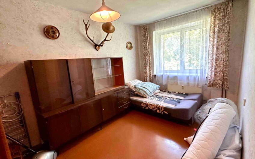 Pārdod 2-istabu dzīvokli renovētā mājā pašā Liepājas centrā — Siena ielā 7. ID:400