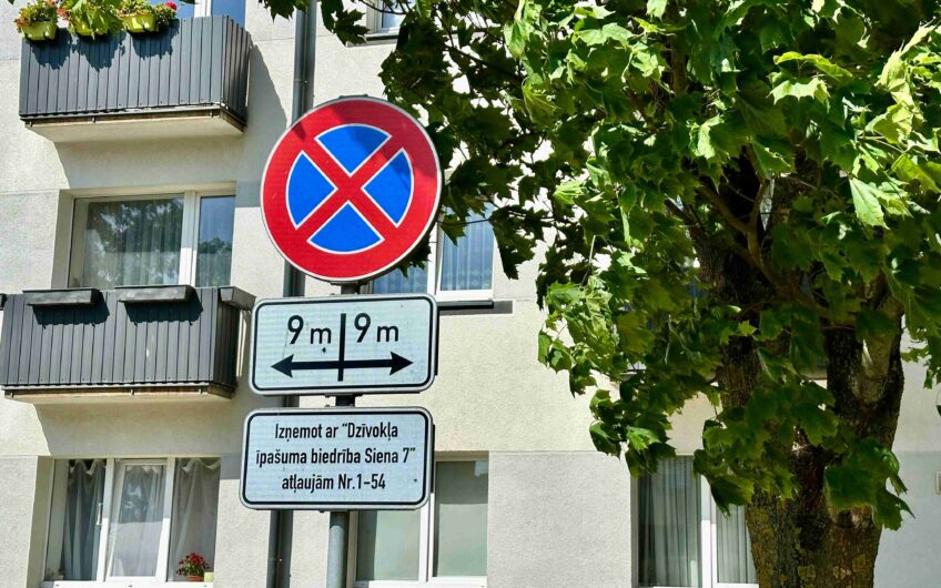 Pārdod 2-istabu dzīvokli renovētā mājā pašā Liepājas centrā — Siena ielā 7. ID:400