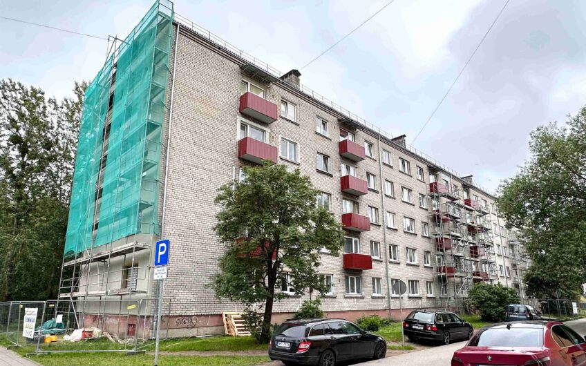 Pārdod 2-istabu dzīvokli Liepājā, Laumas rajonā, Siļķu ielā 18. ID:401