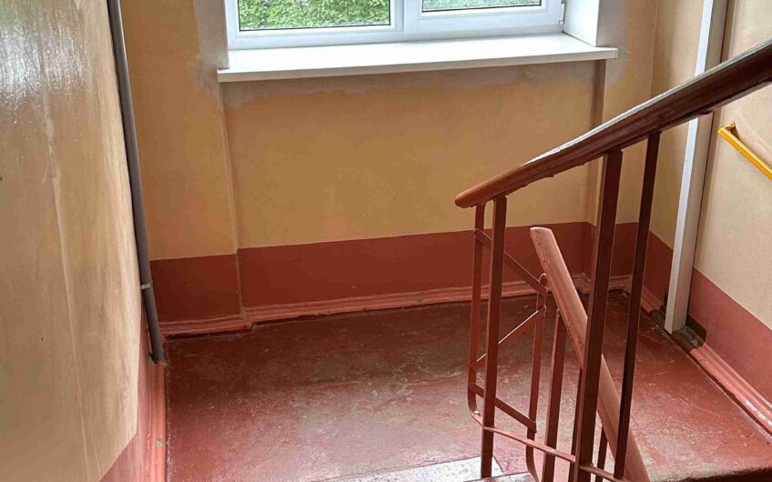 Pārdod 2-istabu dzīvokli Liepājā, Laumas rajonā, Siļķu ielā 18. ID:401