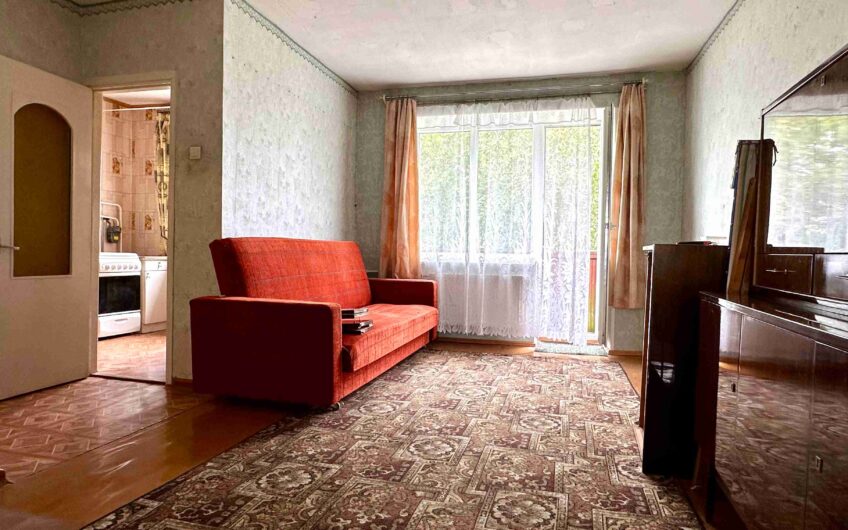 Pārdod 2-istabu dzīvokli Liepājā, Laumas rajonā, Siļķu ielā 18. ID:401