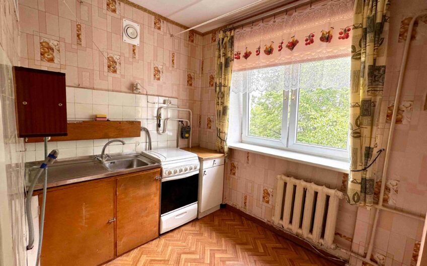 Pārdod 2-istabu dzīvokli Liepājā, Laumas rajonā, Siļķu ielā 18. ID:401