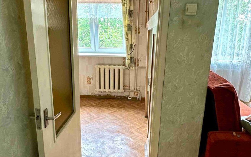 Pārdod 2-istabu dzīvokli Liepājā, Laumas rajonā, Siļķu ielā 18. ID:401