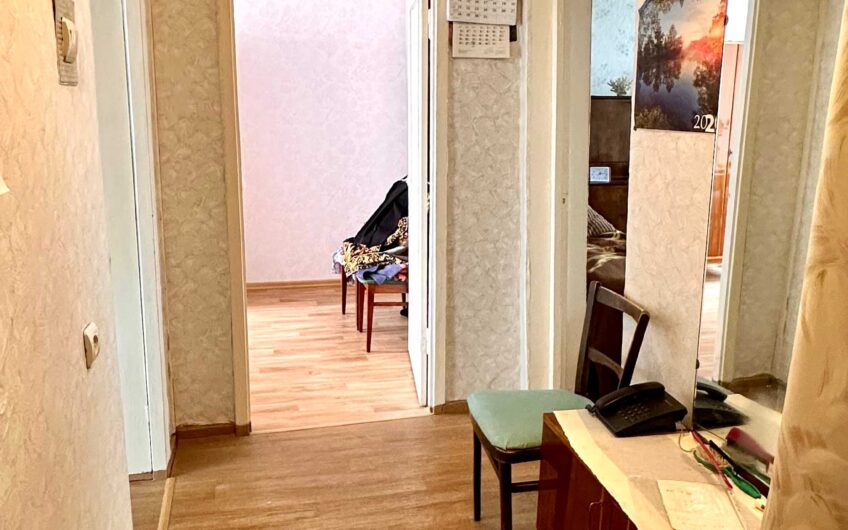 Pārdod 2-istabu dzīvokli Liepājā, Laumas rajonā, Sķēdes ielā 19. ID:403