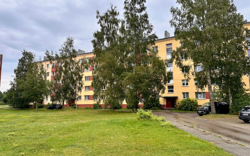 Pārdod 2-istabu dzīvokli Liepājā, Laumas rajonā, Sķēdes ielā 19. ID:403
