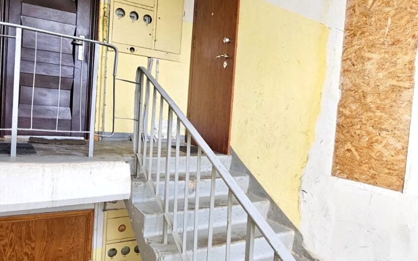 Pārdod 3-istabu dzīvokli renovētā mājā, Dienvidrietumu rajonā. ID:404