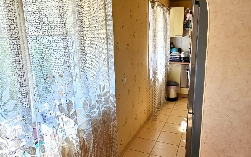 Pārdod 3-istabu dzīvokli renovētā mājā, Dienvidrietumu rajonā. ID:404