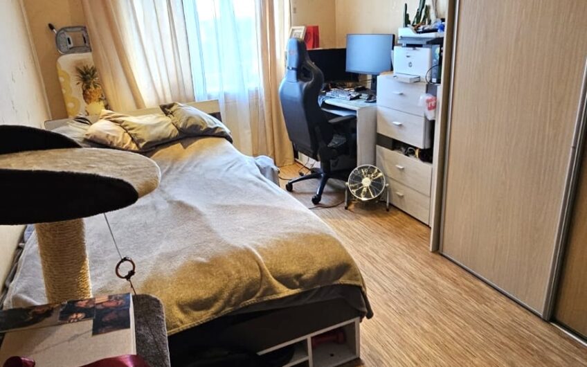 Pārdod 3-istabu dzīvokli renovētā mājā, Dienvidrietumu rajonā. ID:404