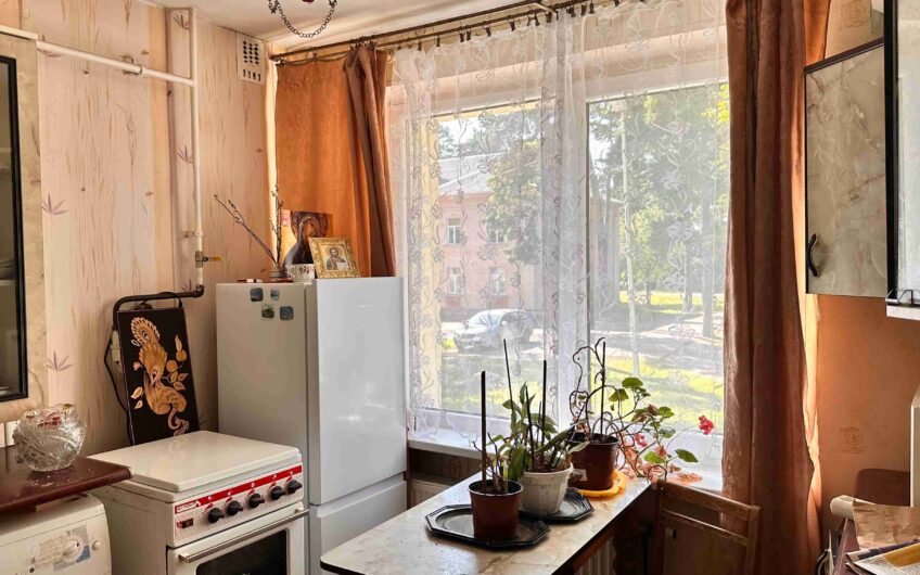 Pārdod 1-istabu dzīvokli renovētā mājā Karostā, Liepājā. ID:405