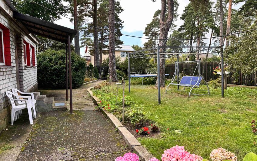 Pārdod privātmāju ar zemi klusā un gleznainā vietā, Karostā. ID:406