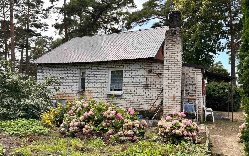 Pārdod privātmāju ar zemi klusā un gleznainā vietā, Karostā. ID:406